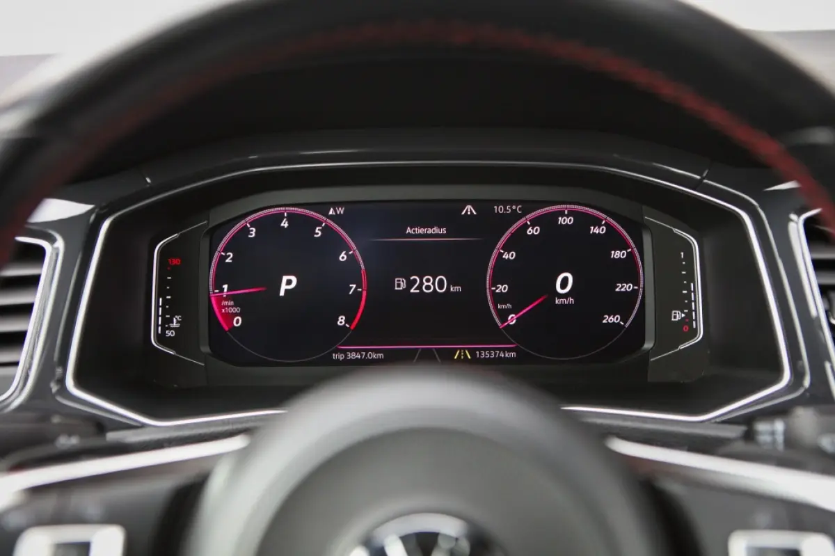 1.5 TSI Sport R-line | Pano | Trekhaak | Virtual Dash |