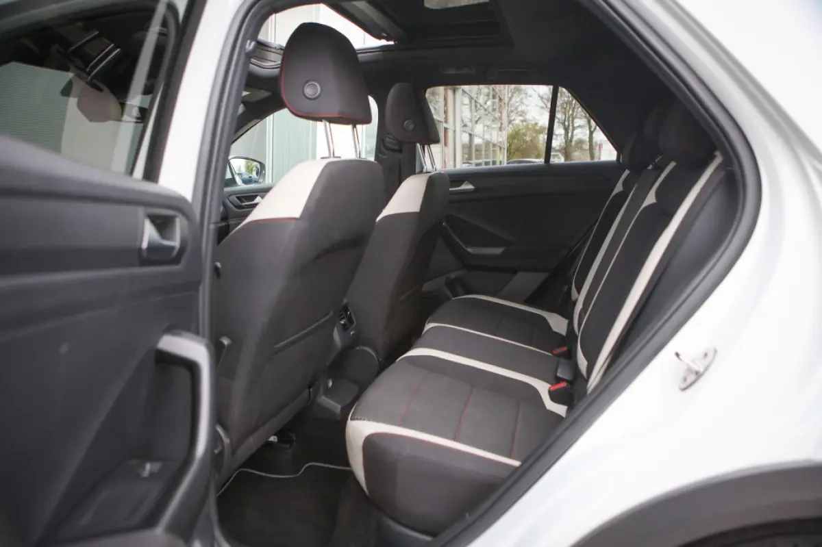 1.5 TSI Sport R-line | Pano | Trekhaak | Virtual Dash |