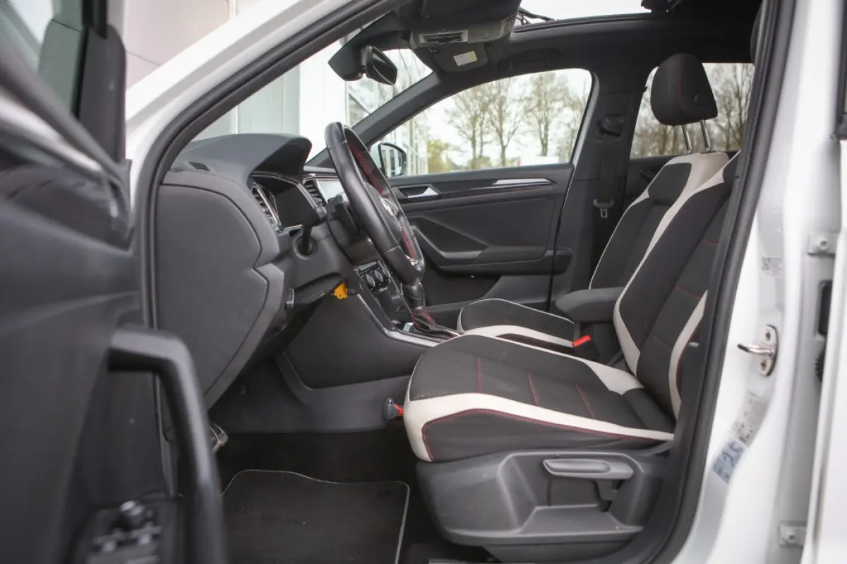 1.5 TSI Sport R-line | Pano | Trekhaak | Virtual Dash |