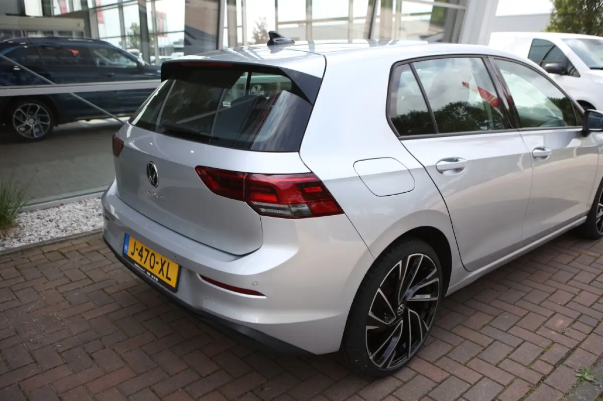 1.0 TSI Life Bns | Sfeerverlichting | Stoel/Stuurverwarming |