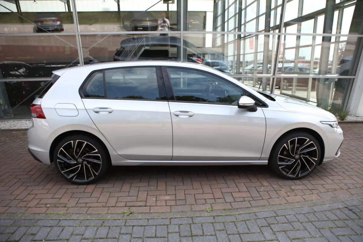 1.0 TSI Life Bns | Sfeerverlichting | Stoel/Stuurverwarming |