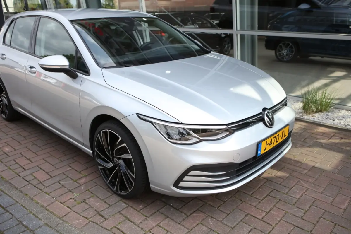 1.0 TSI Life Bns | Sfeerverlichting | Stoel/Stuurverwarming |