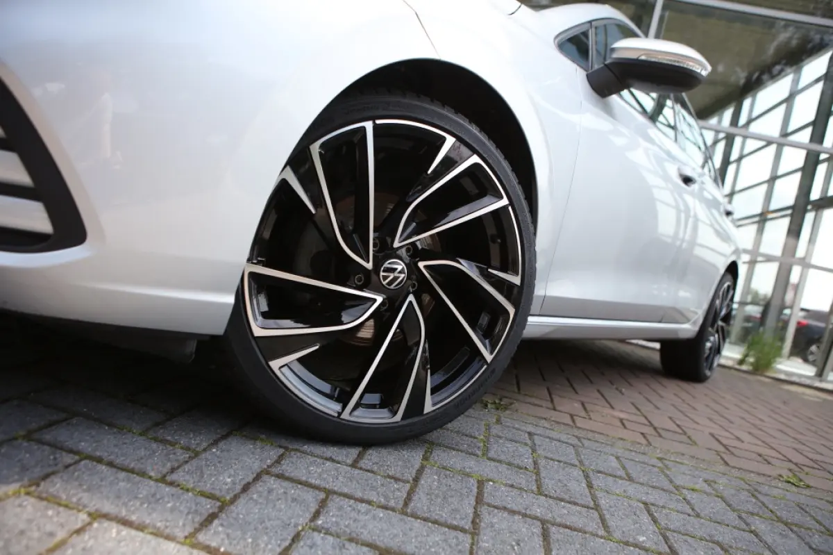 1.0 TSI Life Bns | Sfeerverlichting | Stoel/Stuurverwarming |