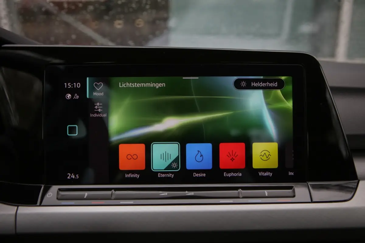 1.0 TSI Life Bns | Sfeerverlichting | Stoel/Stuurverwarming |