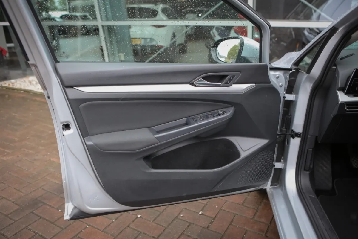 1.0 TSI Life Bns | Sfeerverlichting | Stoel/Stuurverwarming |