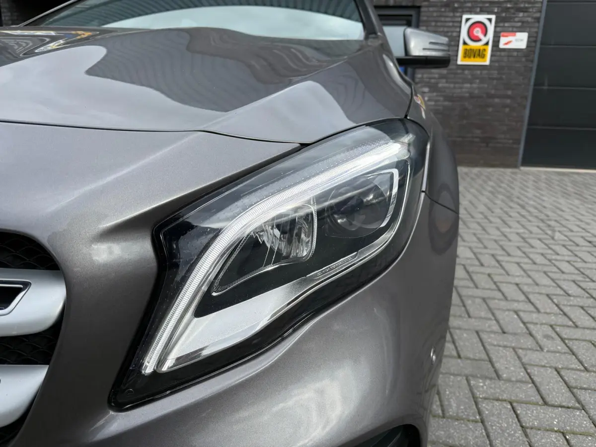 250 Premium Plus AUTOMAAT | PANODAK | TREKHAAK | LED | DAB | CARPLAY |