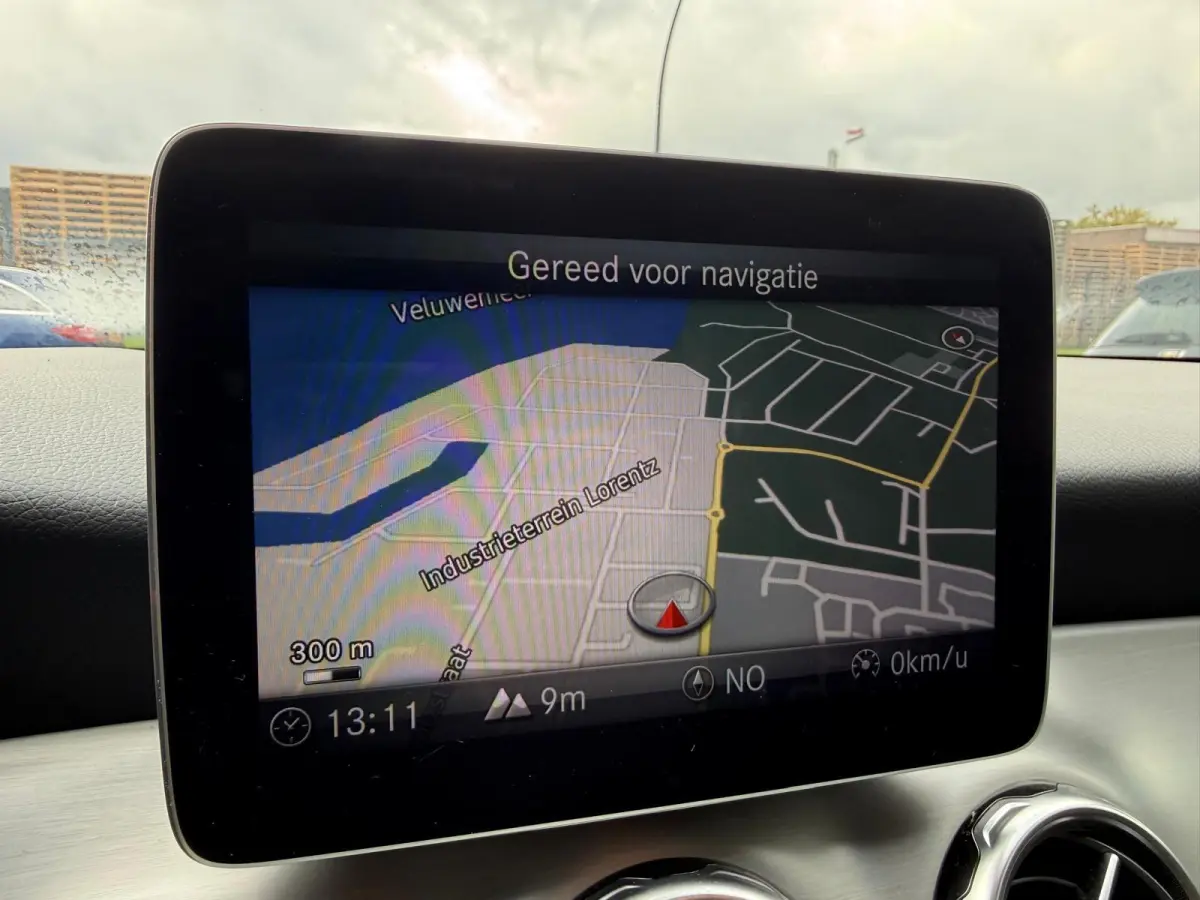 250 Premium Plus AUTOMAAT | PANODAK | TREKHAAK | LED | DAB | CARPLAY |