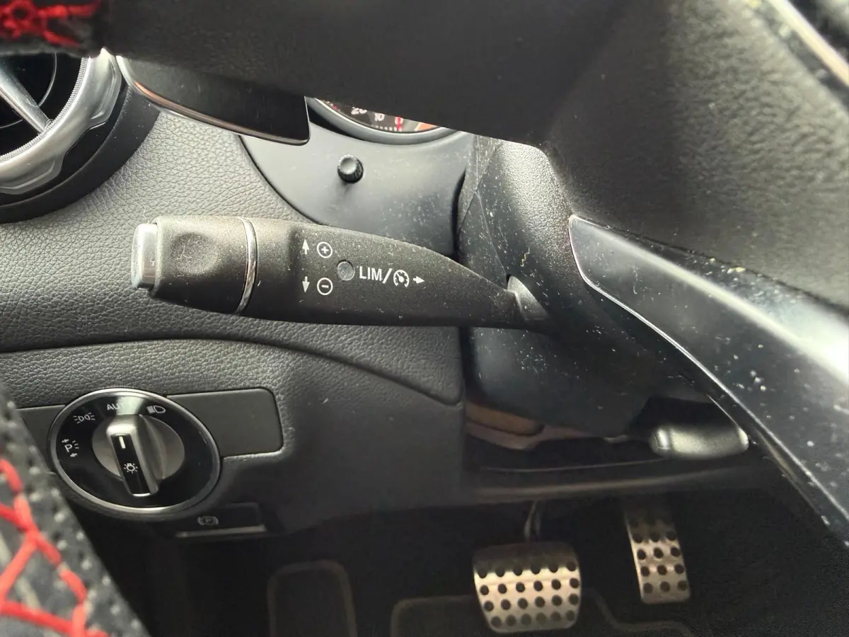 250 Premium Plus AUTOMAAT | PANODAK | TREKHAAK | LED | DAB | CARPLAY |