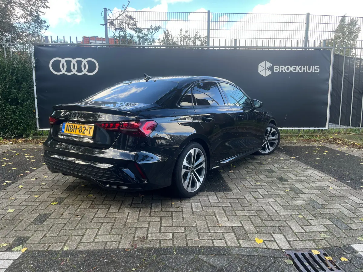35 TFSI S edition | 18 inch velgen | Sonos | Tech plus | Optiek zwart | Lichtpakket | Lendesteunen |