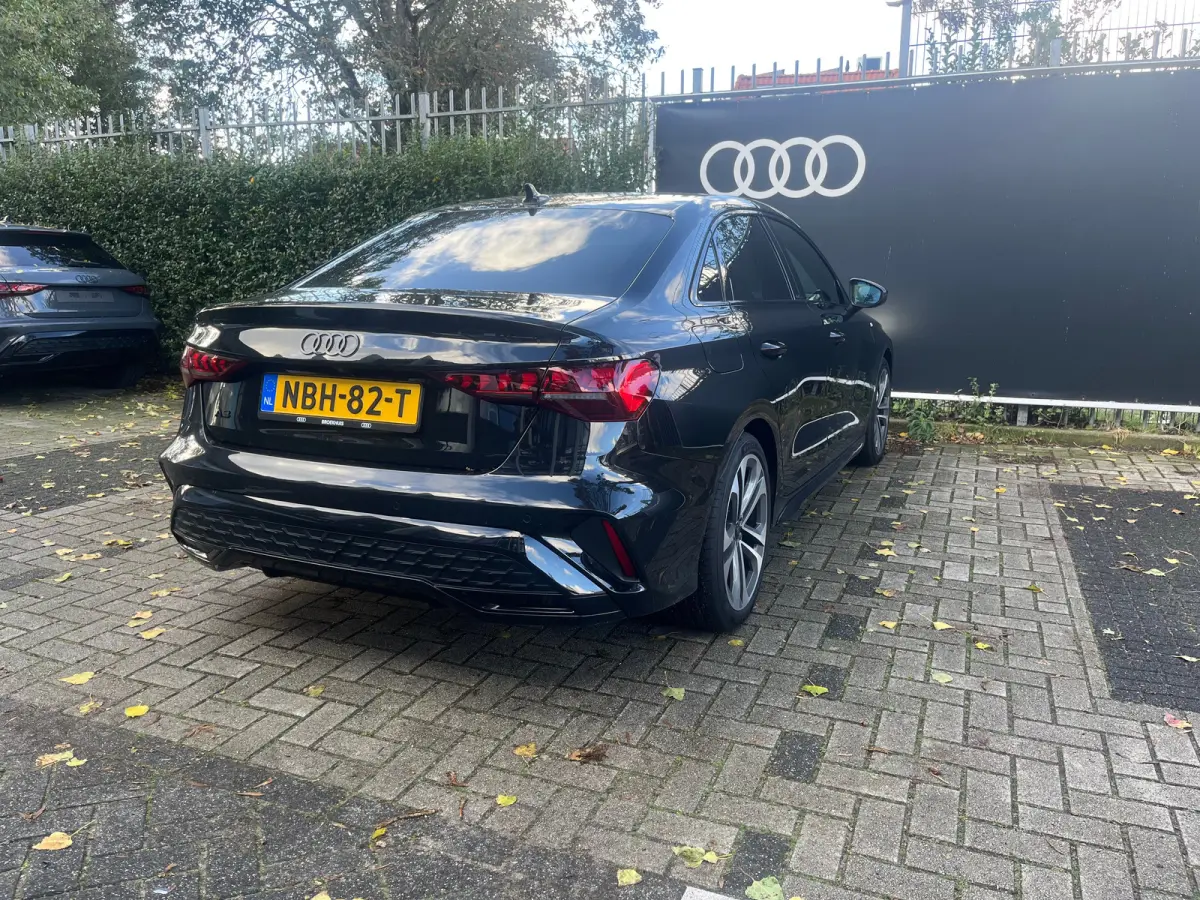 35 TFSI S edition | 18 inch velgen | Sonos | Tech plus | Optiek zwart | Lichtpakket | Lendesteunen |