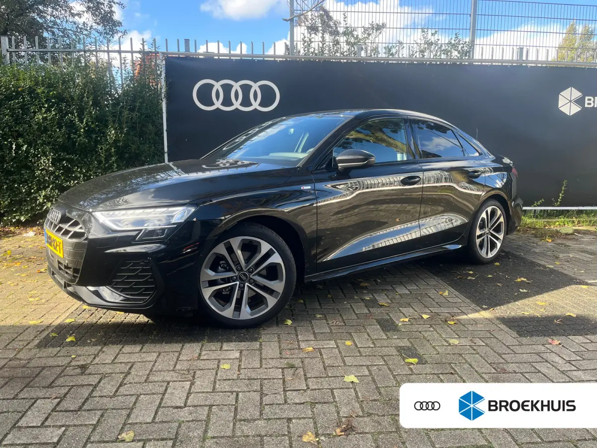 35 TFSI S edition | 18 inch velgen | Sonos | Tech plus | Optiek zwart | Lichtpakket | Lendesteunen |
