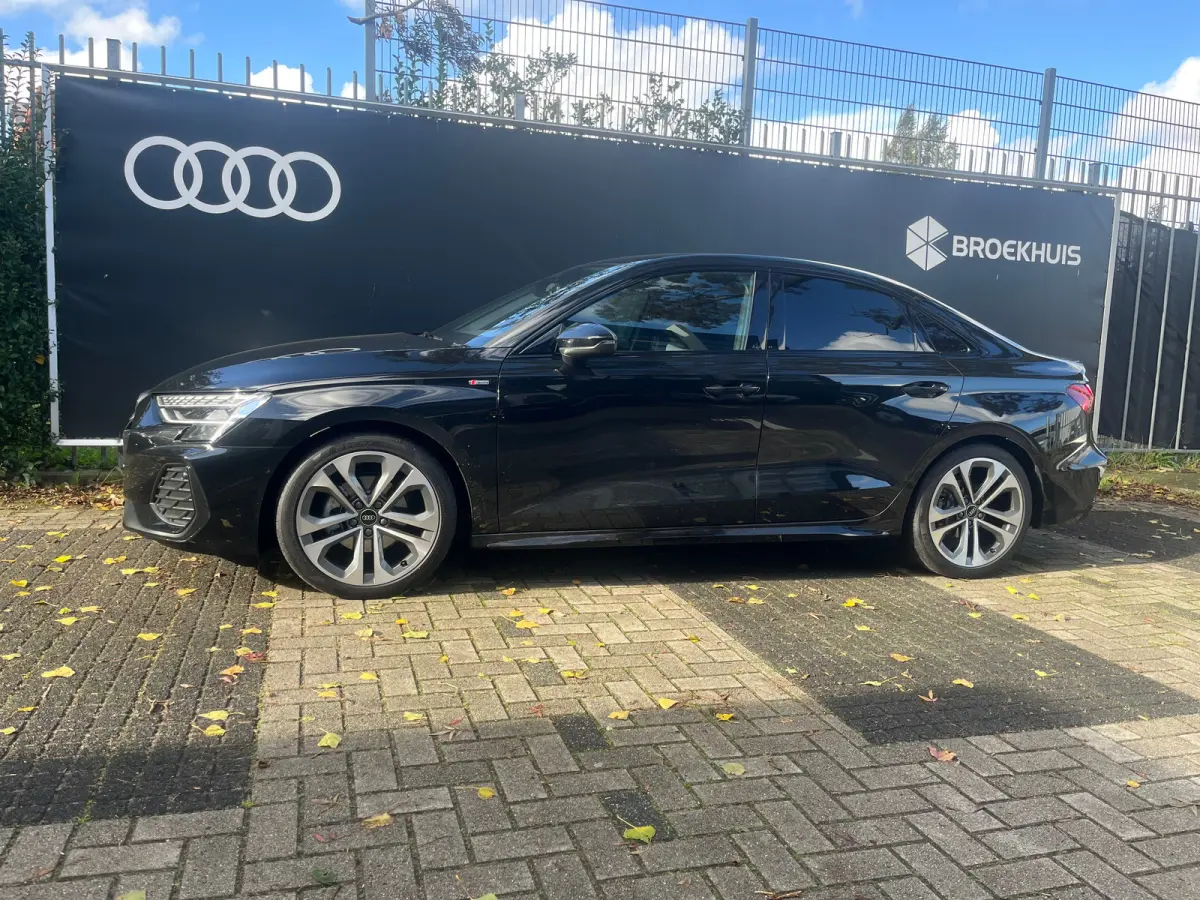 35 TFSI S edition | 18 inch velgen | Sonos | Tech plus | Optiek zwart | Lichtpakket | Lendesteunen |
