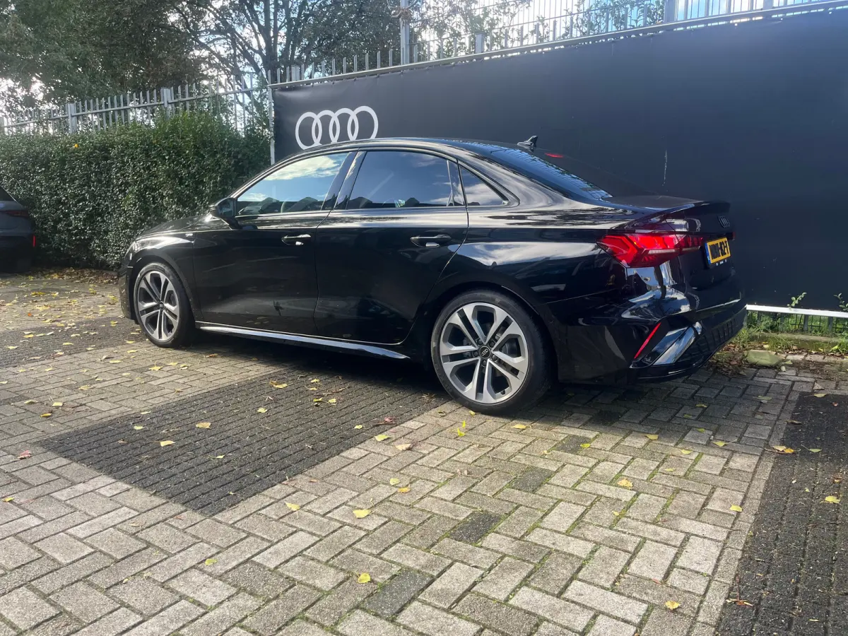 35 TFSI S edition | 18 inch velgen | Sonos | Tech plus | Optiek zwart | Lichtpakket | Lendesteunen |