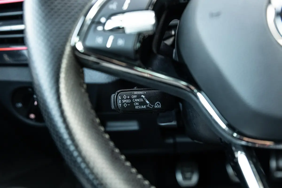 1.0 TSI 110pk Sport Business | Navigatie | Climate Control  | App Connect | Adaptieve Cruise Control
