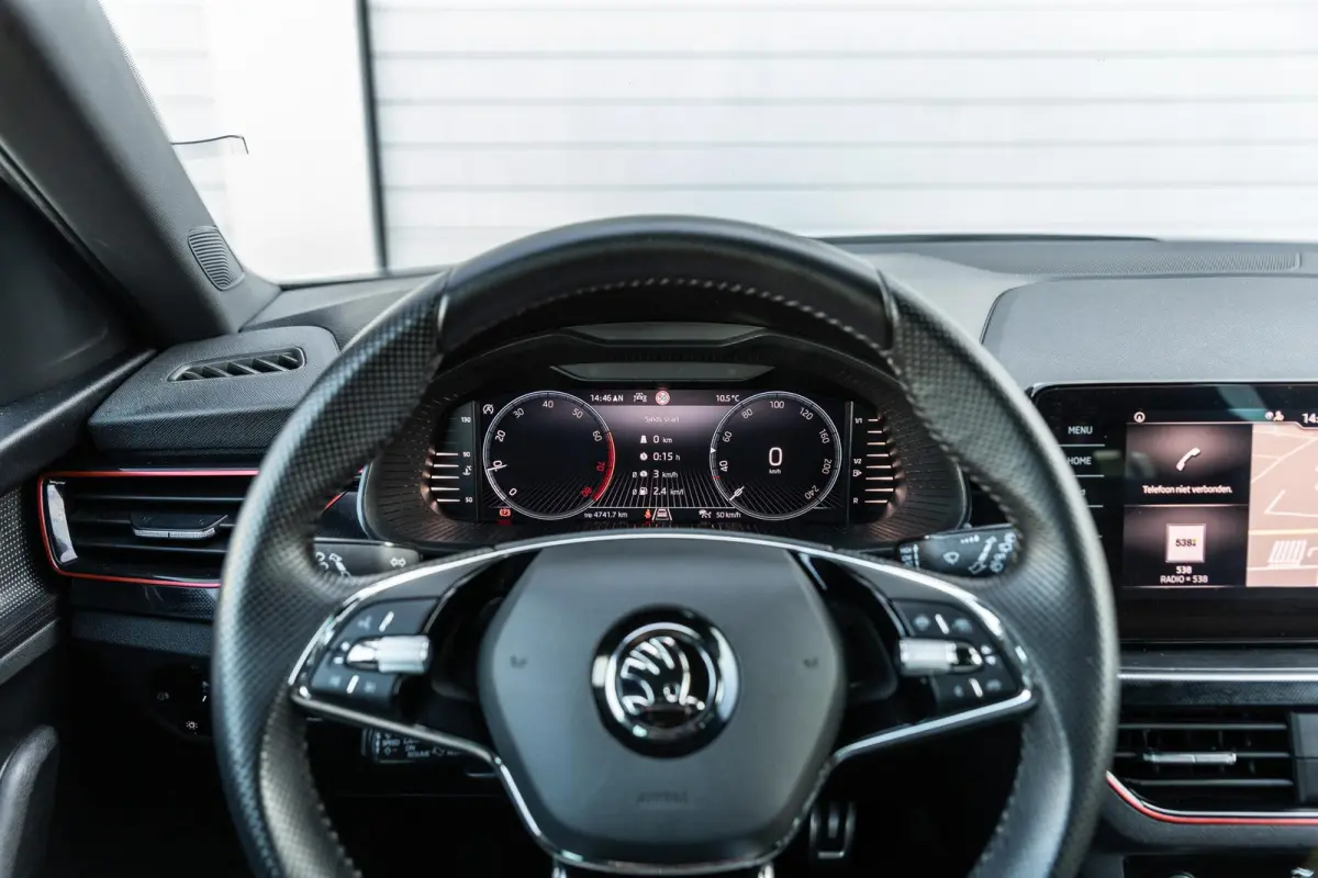 1.0 TSI 110pk Sport Business | Navigatie | Climate Control  | App Connect | Adaptieve Cruise Control