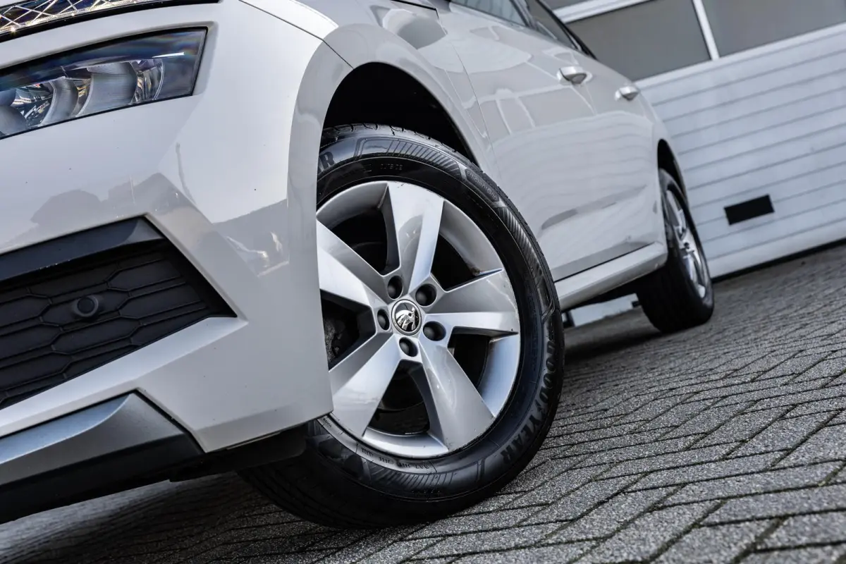 1.0 TSI 110pk Sport Business | Navigatie | Climate Control  | App Connect | Adaptieve Cruise Control