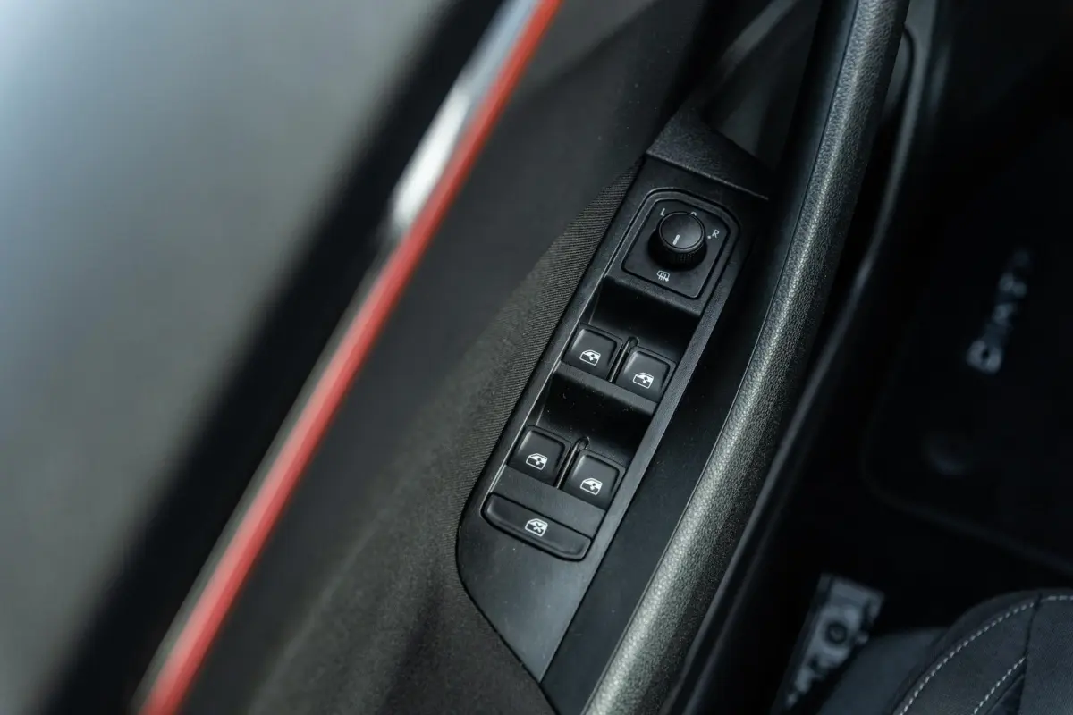 1.0 TSI 110pk Sport Business | Navigatie | Climate Control  | App Connect | Adaptieve Cruise Control