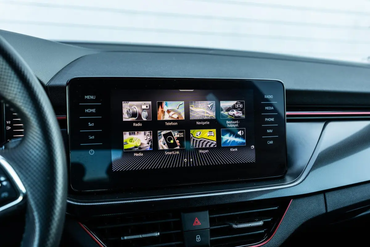 1.0 TSI 110pk Sport Business | Navigatie | Climate Control  | App Connect | Adaptieve Cruise Control