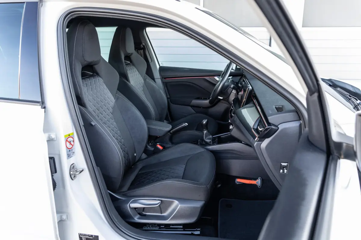 1.0 TSI 110pk Sport Business | Navigatie | Climate Control  | App Connect | Adaptieve Cruise Control