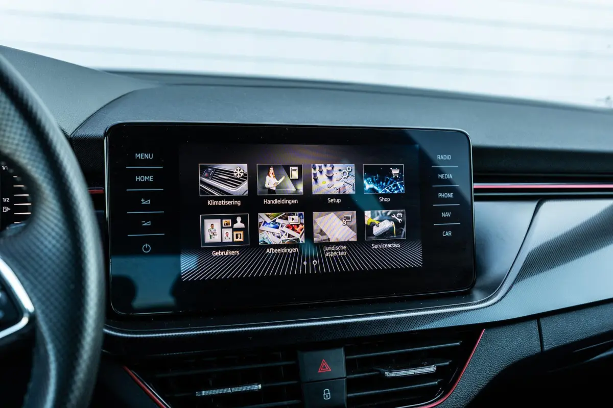 1.0 TSI 110pk Sport Business | Navigatie | Climate Control  | App Connect | Adaptieve Cruise Control