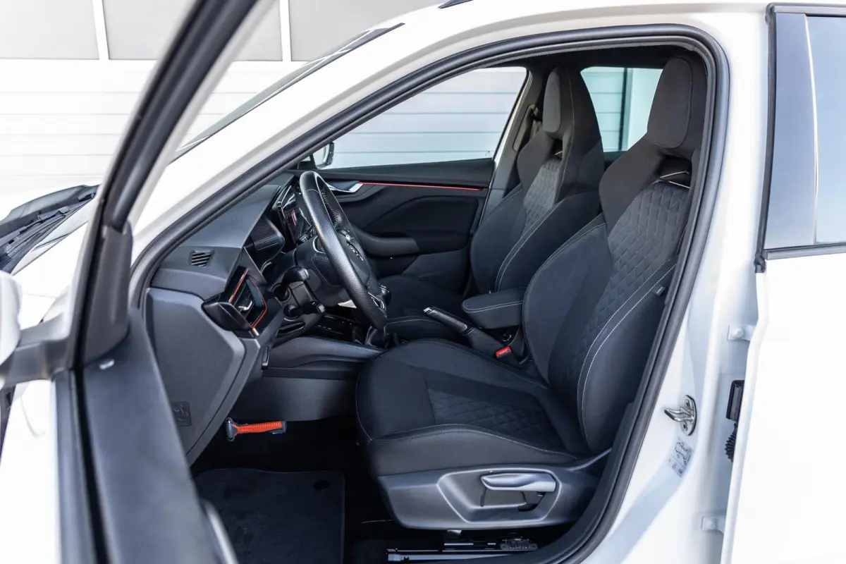 1.0 TSI 110pk Sport Business | Navigatie | Climate Control  | App Connect | Adaptieve Cruise Control