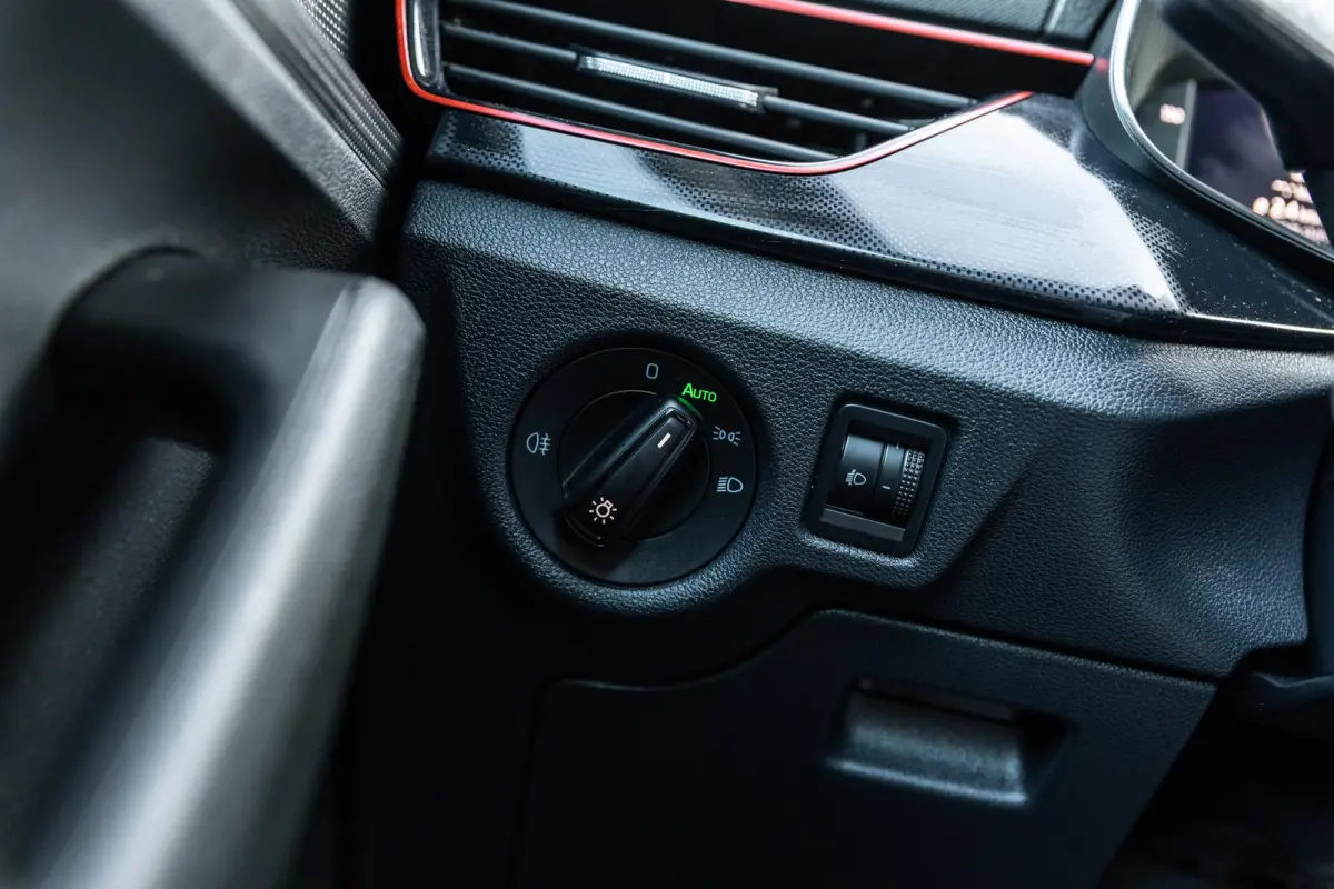 1.0 TSI 110pk Sport Business | Navigatie | Climate Control  | App Connect | Adaptieve Cruise Control