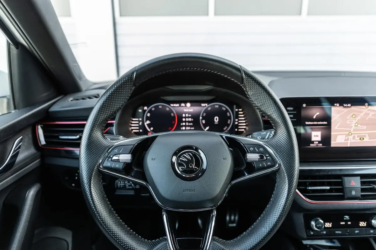 1.0 TSI 110pk Sport Business | Navigatie | Climate Control  | App Connect | Adaptieve Cruise Control