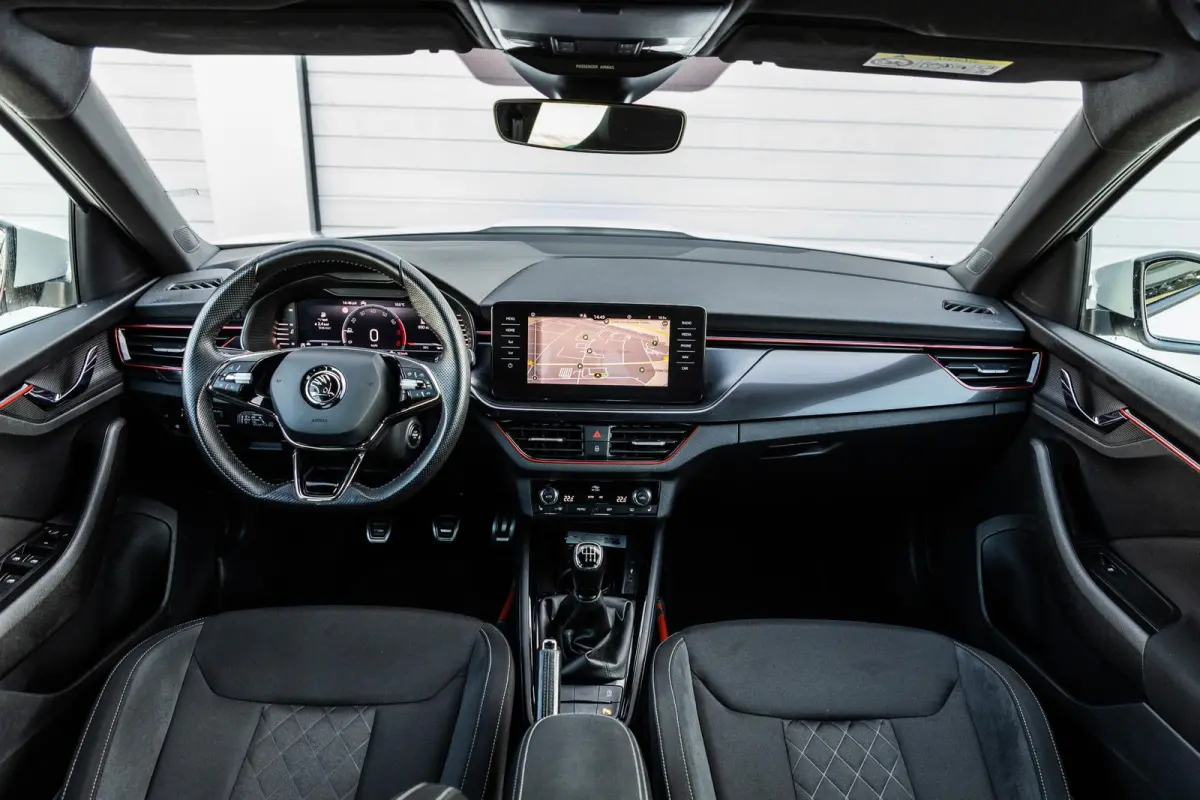 1.0 TSI 110pk Sport Business | Navigatie | Climate Control  | App Connect | Adaptieve Cruise Control
