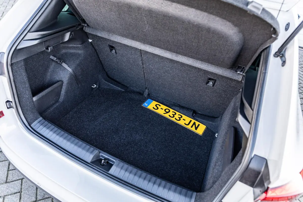 1.0 TSI 110pk Sport Business | Navigatie | Climate Control  | App Connect | Adaptieve Cruise Control