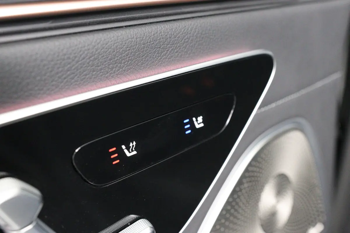 450+ Business Line 108 kWh | Open Dak | Luxe Leder | Memory Zetels | Burmester | Massage | HUD | LED | BLIS | 360 Camera | Stoelverwarming/Koeling | Navi | Clima