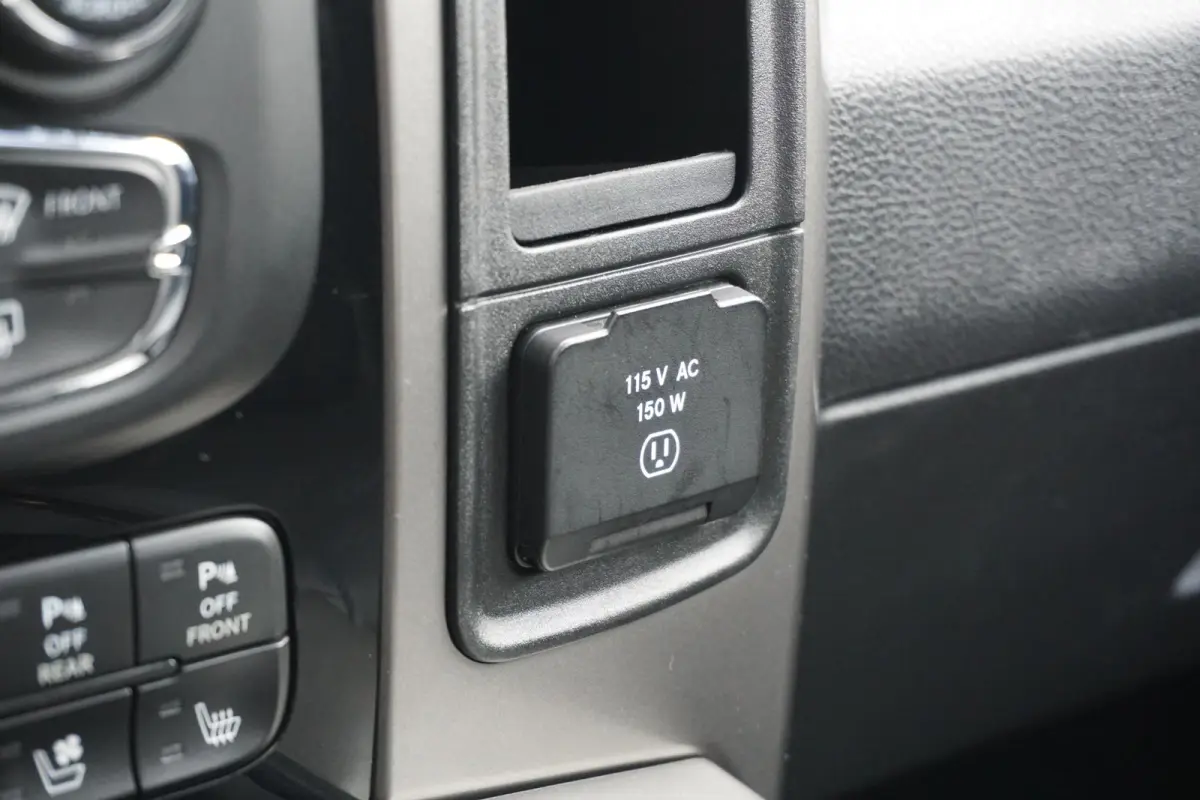 1500 5.7 V8 4x4 Crew Cab 5'7 Limited * €47.055 FISCAAL * LPG + PANO / LUCHTVERING / STOELVENTILATIE / ALPINE / KLEPSYSTEEM