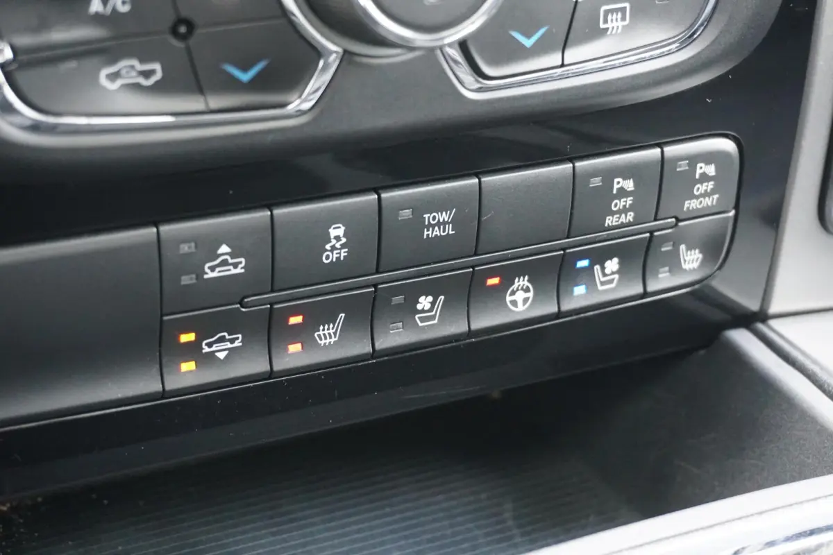 1500 5.7 V8 4x4 Crew Cab 5'7 Limited * €47.055 FISCAAL * LPG + PANO / LUCHTVERING / STOELVENTILATIE / ALPINE / KLEPSYSTEEM