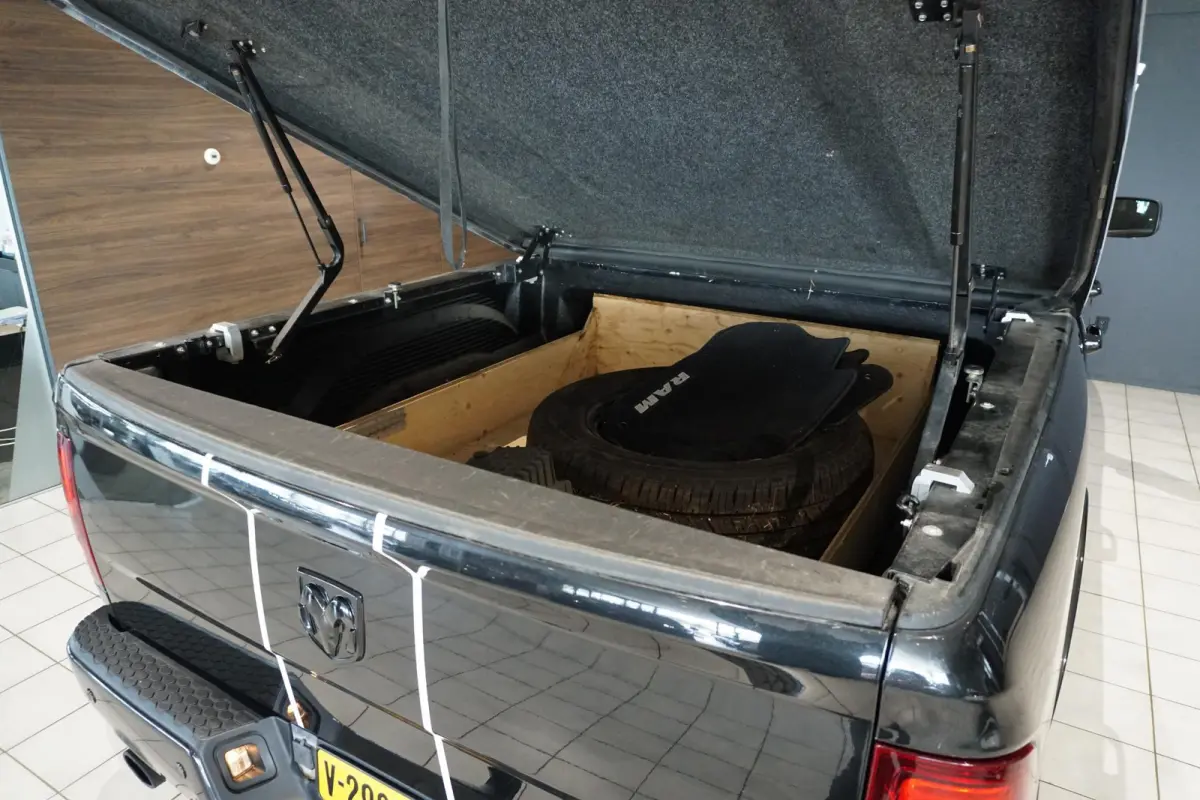 1500 5.7 V8 4x4 Crew Cab 5'7 Limited * €47.055 FISCAAL * LPG + PANO / LUCHTVERING / STOELVENTILATIE / ALPINE / KLEPSYSTEEM