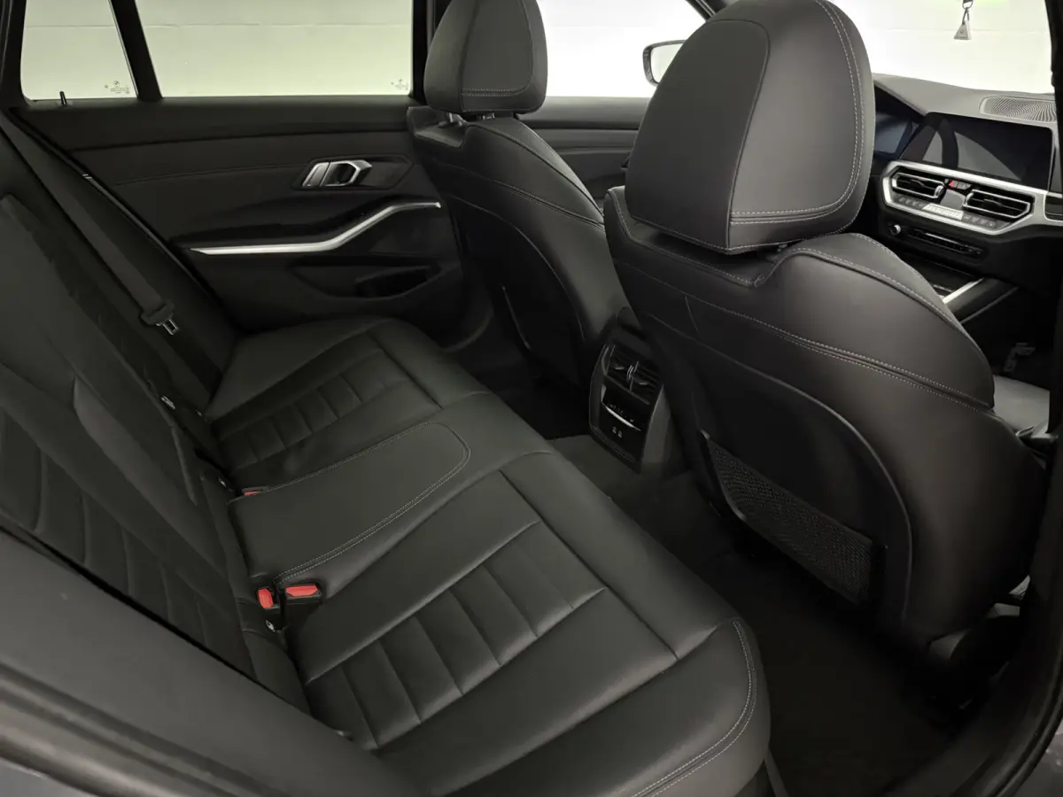 320e Business Edition | Pano | Virtual | Camera | Sfeer | BMW-Laser | Carplay | Memory | NAP