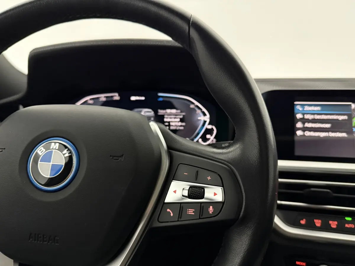 320e Business Edition | Pano | Virtual | Camera | Sfeer | BMW-Laser | Carplay | Memory | NAP