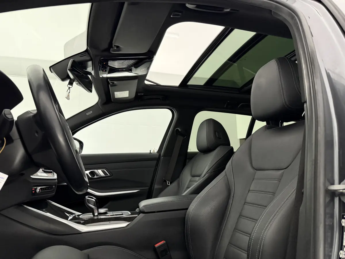 320e Business Edition | Pano | Virtual | Camera | Sfeer | BMW-Laser | Carplay | Memory | NAP