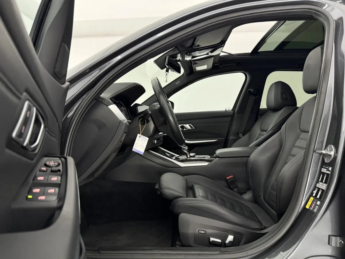 320e Business Edition | Pano | Virtual | Camera | Sfeer | BMW-Laser | Carplay | Memory | NAP