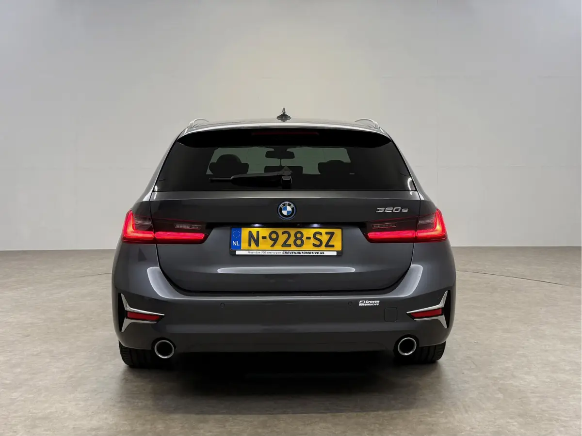 320e Business Edition | Pano | Virtual | Camera | Sfeer | BMW-Laser | Carplay | Memory | NAP