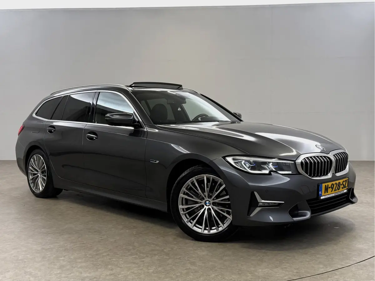 320e Business Edition | Pano | Virtual | Camera | Sfeer | BMW-Laser | Carplay | Memory | NAP