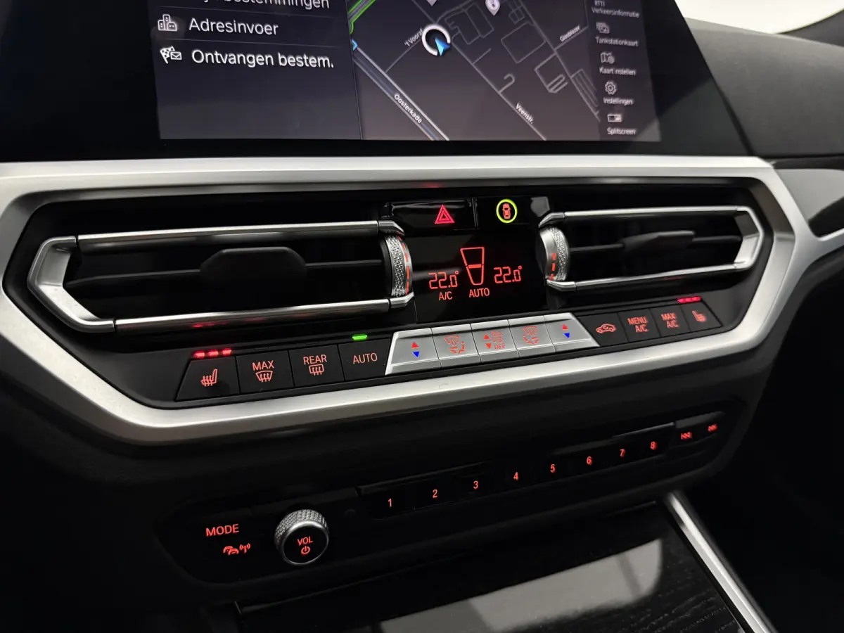 320e Business Edition | Pano | Virtual | Camera | Sfeer | BMW-Laser | Carplay | Memory | NAP