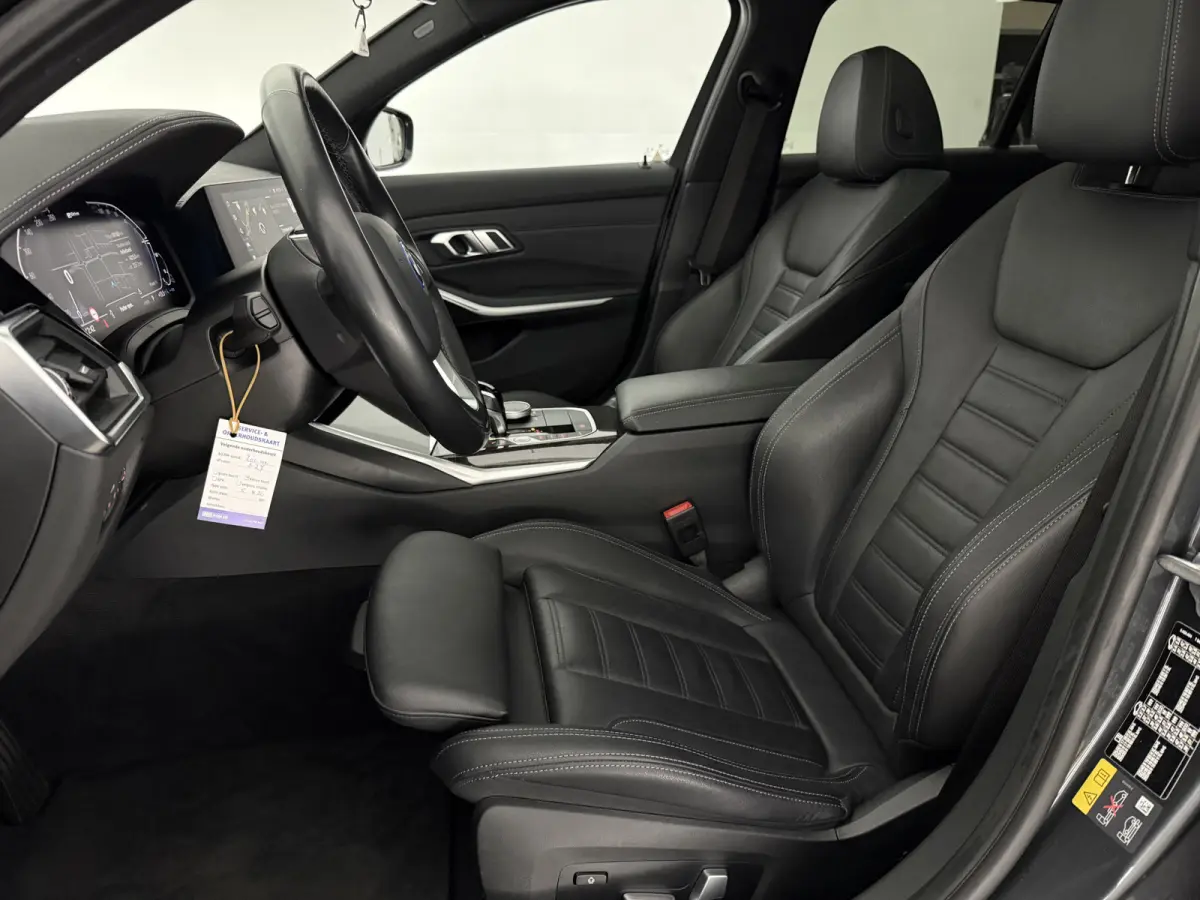 320e Business Edition | Pano | Virtual | Camera | Sfeer | BMW-Laser | Carplay | Memory | NAP