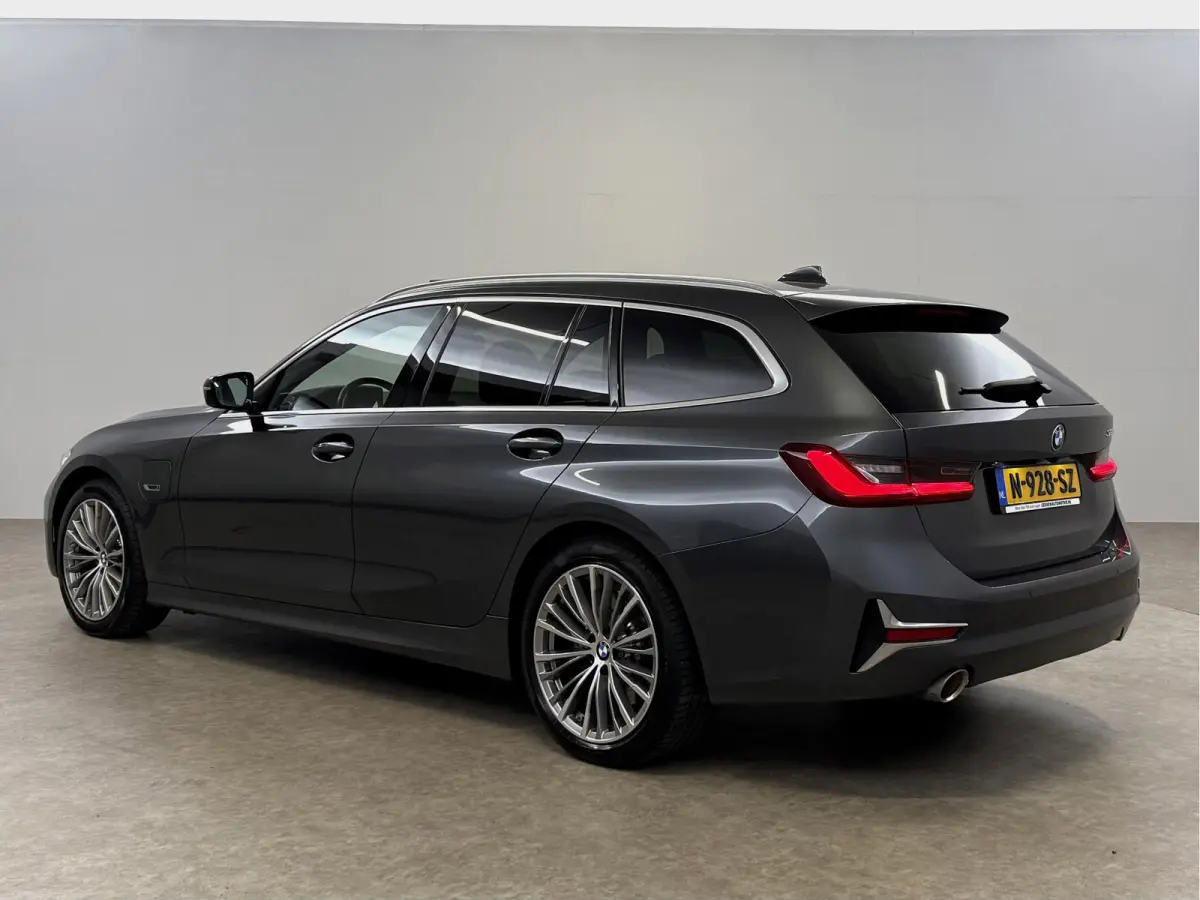 320e Business Edition | Pano | Virtual | Camera | Sfeer | BMW-Laser | Carplay | Memory | NAP