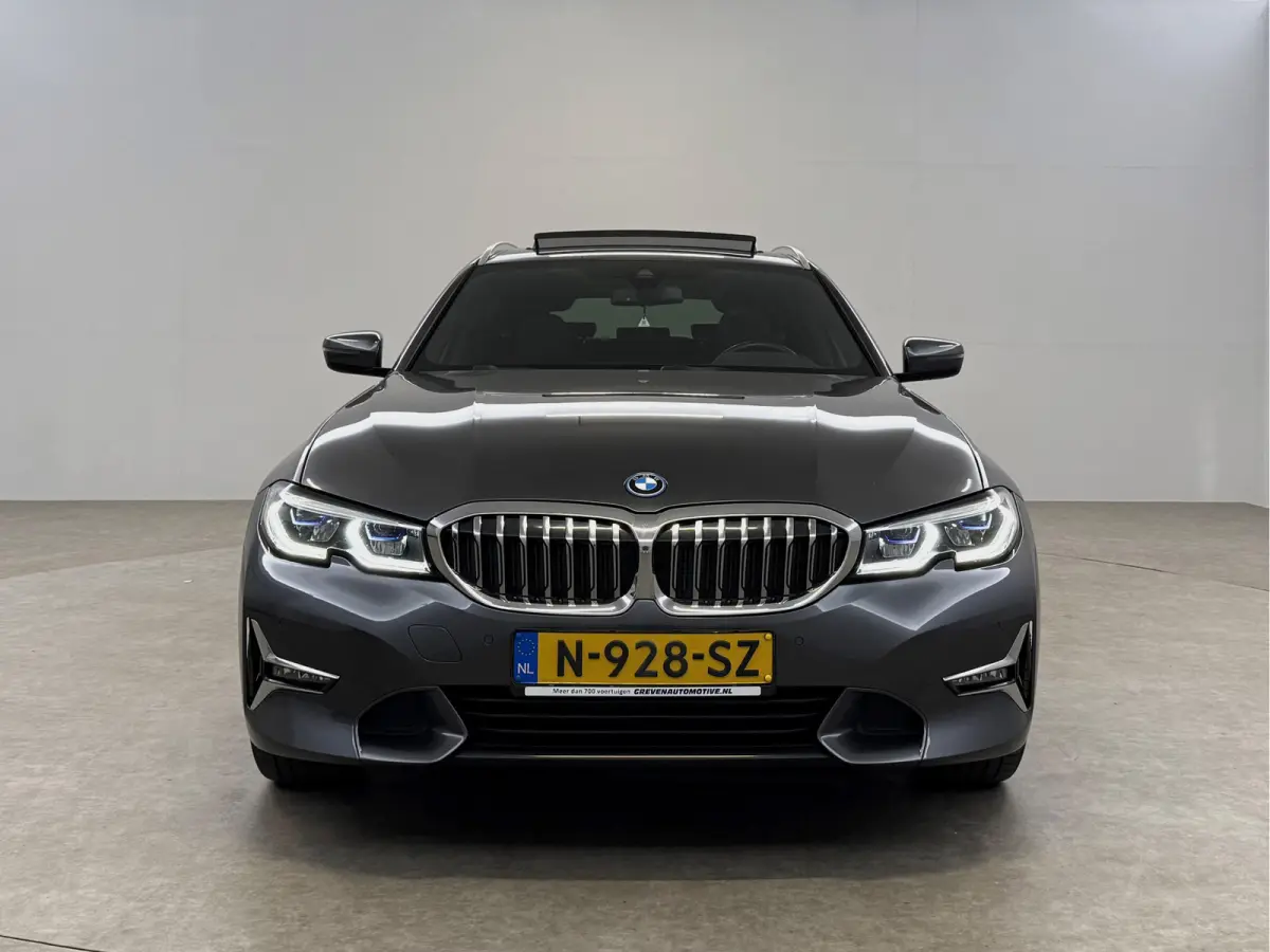320e Business Edition | Pano | Virtual | Camera | Sfeer | BMW-Laser | Carplay | Memory | NAP