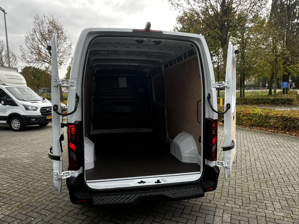 T35 L3H2 Advance long range 87 kWh 143pk | Trekhaak | Navi | Camera | 270gr. deuren | Betimmering | etc. etc.