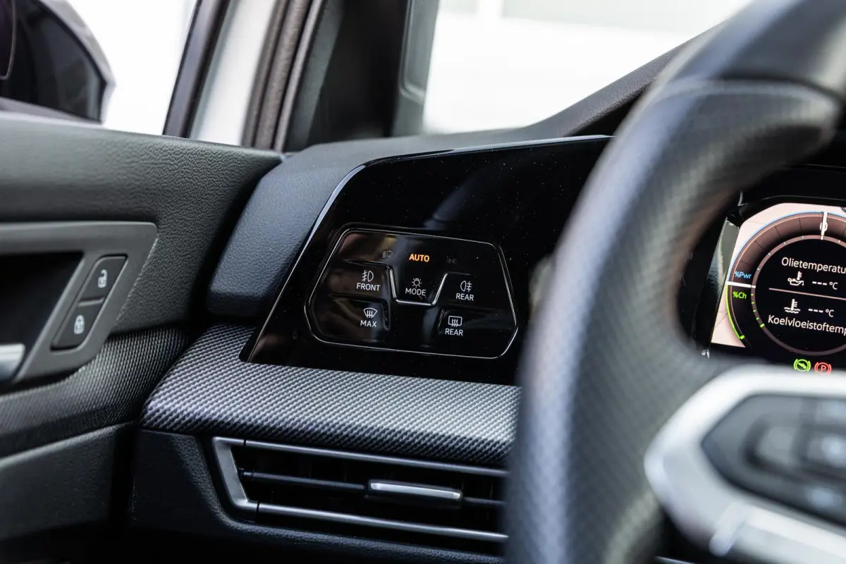 GTE 1.5 eHybrid 272pk | SoH 100% | Trekhaak | Panoramadak | Stoelverwarming/Verkoeling | Head-up Display | Leer | Camera