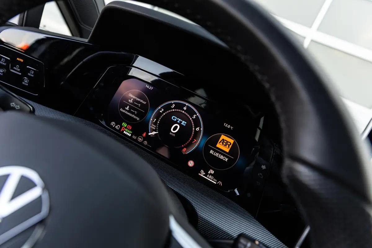 GTE 1.5 eHybrid 272pk | SoH 100% | Trekhaak | Panoramadak | Stoelverwarming/Verkoeling | Head-up Display | Leer | Camera