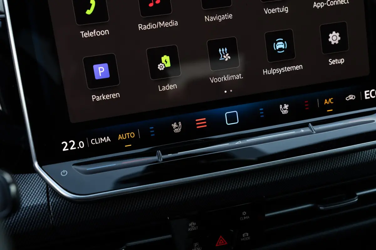 GTE 1.5 eHybrid 272pk | SoH 100% | Trekhaak | Panoramadak | Stoelverwarming/Verkoeling | Head-up Display | Leer | Camera