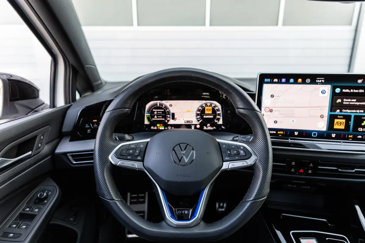 GTE 1.5 eHybrid 272pk | SoH 100% | Trekhaak | Panoramadak | Stoelverwarming/Verkoeling | Head-up Display | Leer | Camera