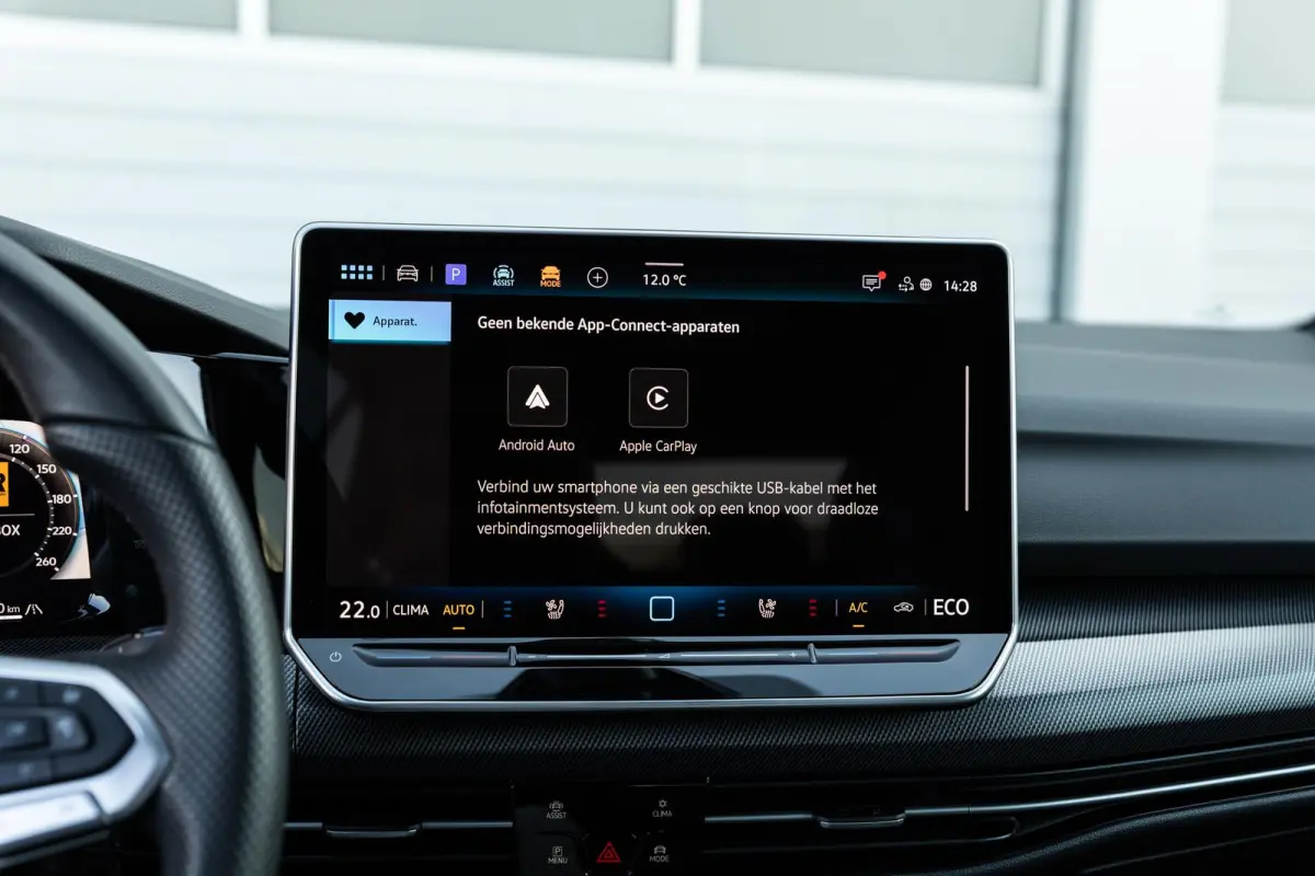 GTE 1.5 eHybrid 272pk | SoH 100% | Trekhaak | Panoramadak | Stoelverwarming/Verkoeling | Head-up Display | Leer | Camera