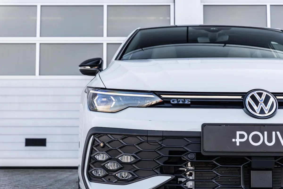 GTE 1.5 eHybrid 272pk | SoH 100% | Trekhaak | Panoramadak | Stoelverwarming/Verkoeling | Head-up Display | Leer | Camera
